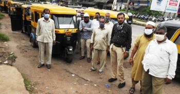 Hit by Covid pandemic, auto-rickshaw drivers seek bailout package from govt