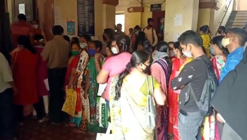 Mamlatdar’s office in Vasco witnesses mad rush for various scheme certificates and renewals