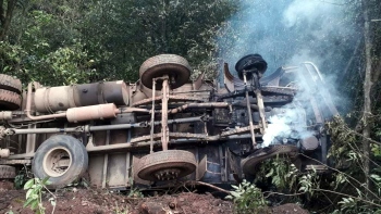 Truck with coke powder from Vasco catches fire at Anmod