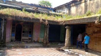 CCMC: Unsafe complex to be barricaded