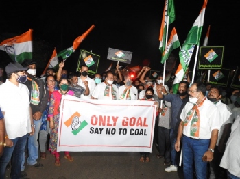Politicos, parties seen at rail-doubling protest rally