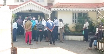 Agitated Sarzora locals meet Filipe Neri, question stand on controversial projects