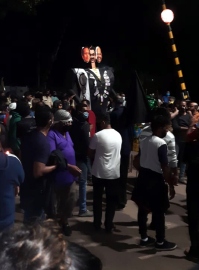 Assolda meet burns effigies of ‘Coalasuras’