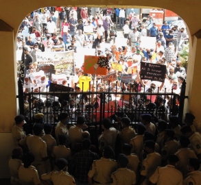 Tension flares in Margao as police 'detain' two activists