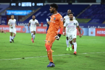 Albino the hero as Kerala rescue point against Chennaiyin