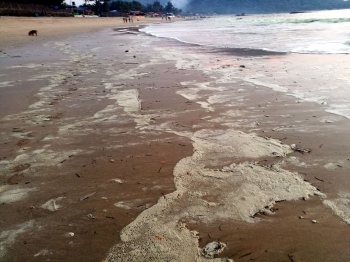 Foamy seawater emits odour, keeps tourists away from Agonda sea