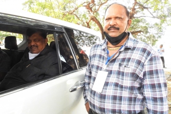 Politicos seen on ground to make own assessment of their fate in waiting