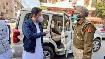 Cong, BJP hand in gloves in graft: AAP