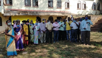 Pissurlem locals march to Valpoi PWD office over water scarcity