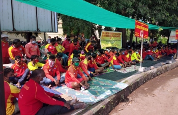 Striking lifeguards go on fast unto death in Mapusa