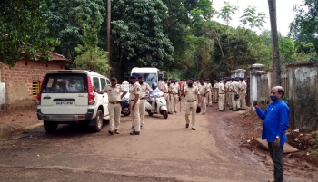 Cops block Melauli entry points, defiant locals continue protest
