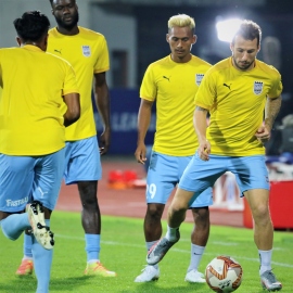 Bagan and Mumbai battle for bragging rights in top-two clash