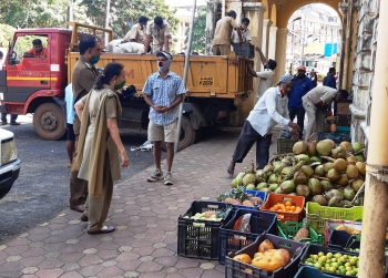 MMC cracks whip against illegal roadside vendors