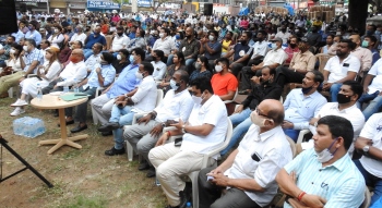 Oppn vows to take up linear projects issue in Assembly