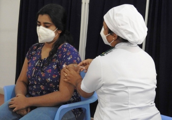 100 Hospicio healthcare staff take Covid jab at TB hospital in round-2
