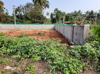 Despite GCZMA order, locals carry out illegal construction in govt land in coastal Siolim