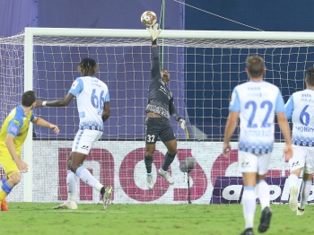 Kerala share spoils with Jamshedpur