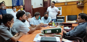 Malbhat market shop owners want action against builder for blocking passages