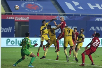 Hyderabad, NEUFC share spoils in goalless stalemate