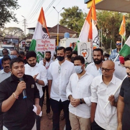 Congress workers protest in Cuncolim, demand rollback of fuel price hike
