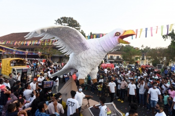 Hundreds throng Panaji for Carnival