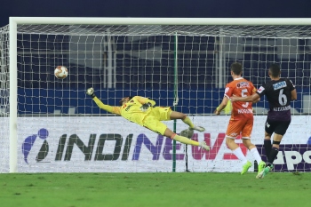 FC Goa stay in hunt for playoffs