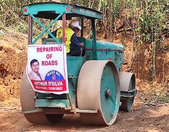 Arthur gets into poll mode with ‘road rollers’