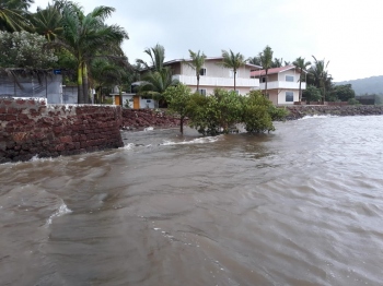 Siolim-Marna panchayat admits construction on river bank illegal