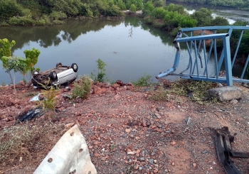 Driver escapes unhurt as car plummets off Canacona Bypass