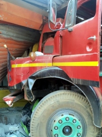 Truck rams into shop at Mulgao