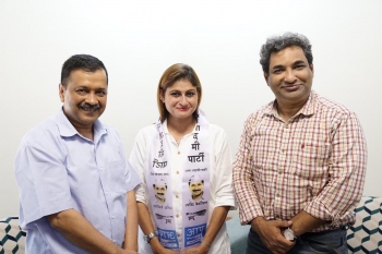 Pratima quits Congress, embraces AAP in Delhi