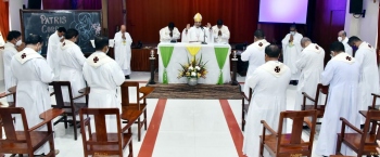 Archbishop exhorts deacons to be holy, humble, helpful