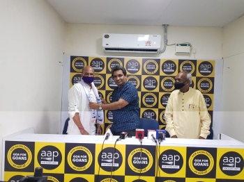 Parrikar's former close aide Vishwajit Parab joins AAP