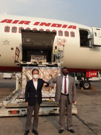 Medical supplies from Korea arrive at Delhi airport