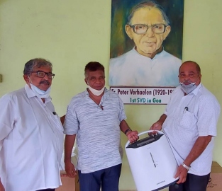 Congress donates O2 concentrator for Raia Covid care centre
