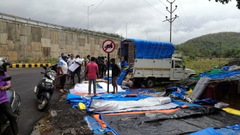 Rains continue in Canacona, plastic sheets in demand