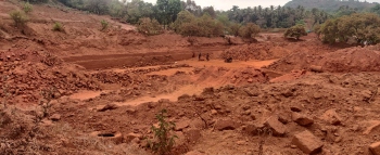 Mamlatdar raids illegal laterite stone quarry at Pissurlem