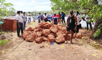 Boat owners protest over blockade of mini-dock at Mobor