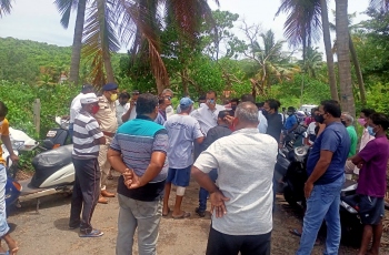 Chopdem locals confront CoP officials, oppose floating jetty