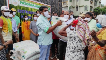 Prioritise vaccination in States going to polls: GF to CEC