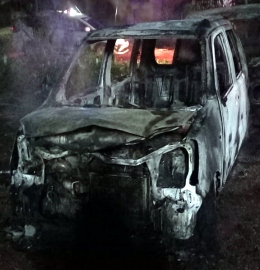 2 vehicles gutted in fire at Sulabhat-Agassaim