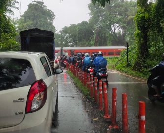 Uncivilised behaviour at railway crossing