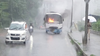 Lucky escape for passengers as bus catches fire in Valpoi