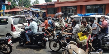 With relaxations on markets reopening in State, residents raise concerns over SOPs being flouted in Valpoi