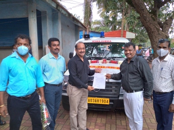 V M Salgaocar Corp donates ambulance to Parra panchayat