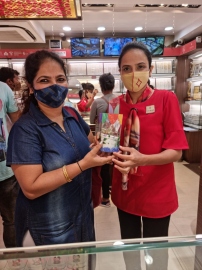 Ulhas Jewellers celebrates Van Mahotsav by planting saplings, gifting plants
