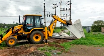 Kiosk demolished in Canacona, mobile cart operators warned