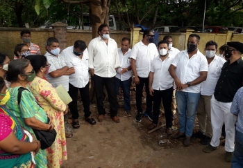 Cong doubts govt’s rehab plan on demolished kiosks