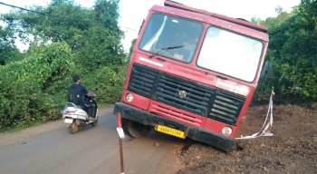 Angry citizens call for stoppage of work on Ganje-Nanus road