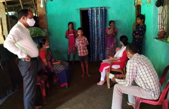 Sattari teachers on house visits for students without net access